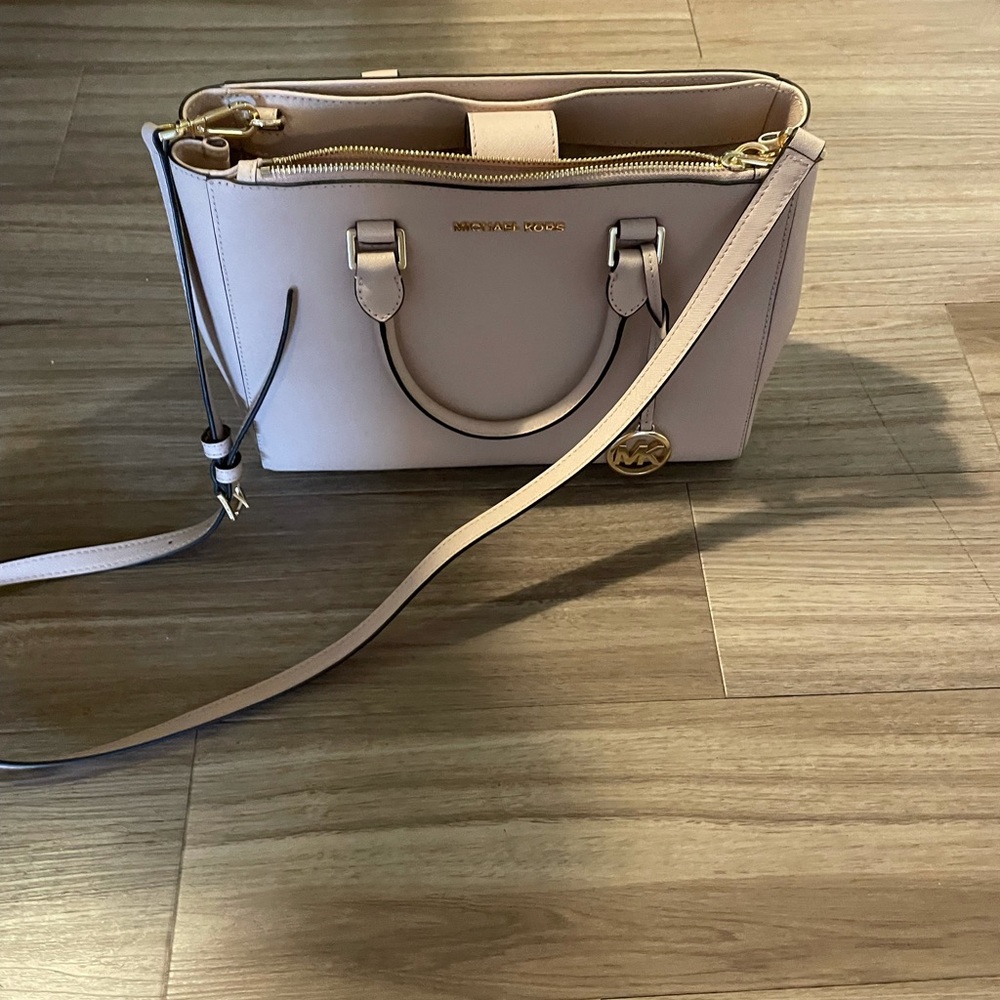 Michael Kors cream over the shoulder purse